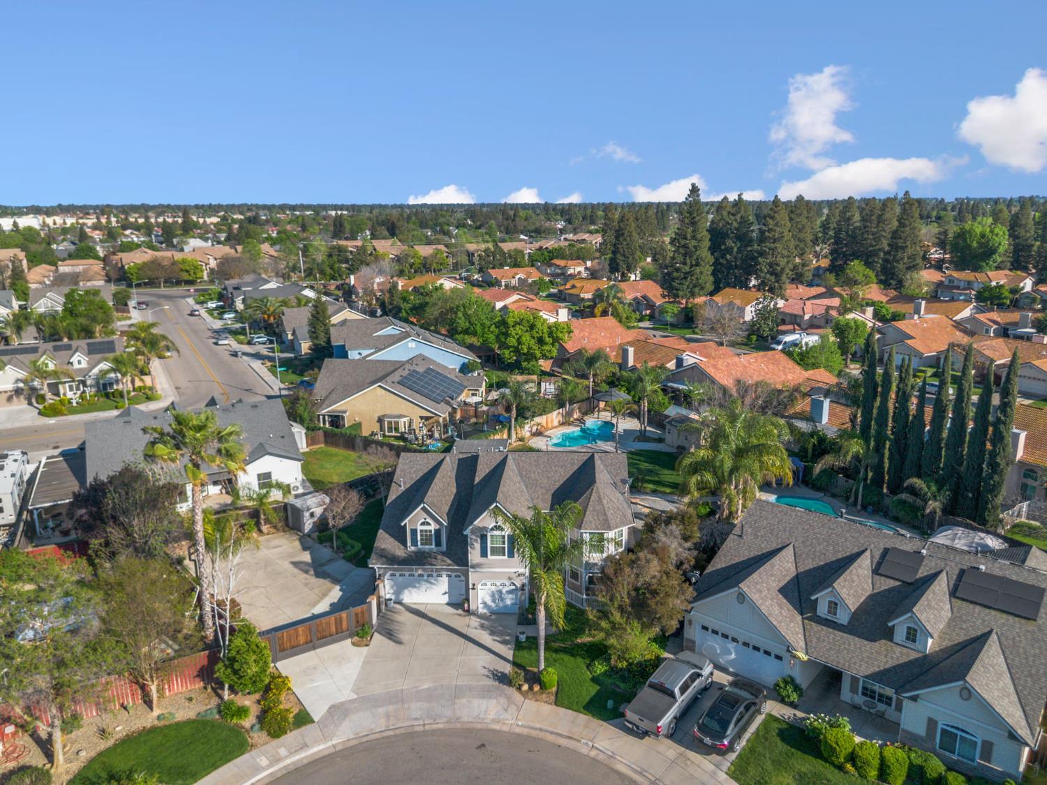 6704 N Lola Ave, Fresno, CA 93722