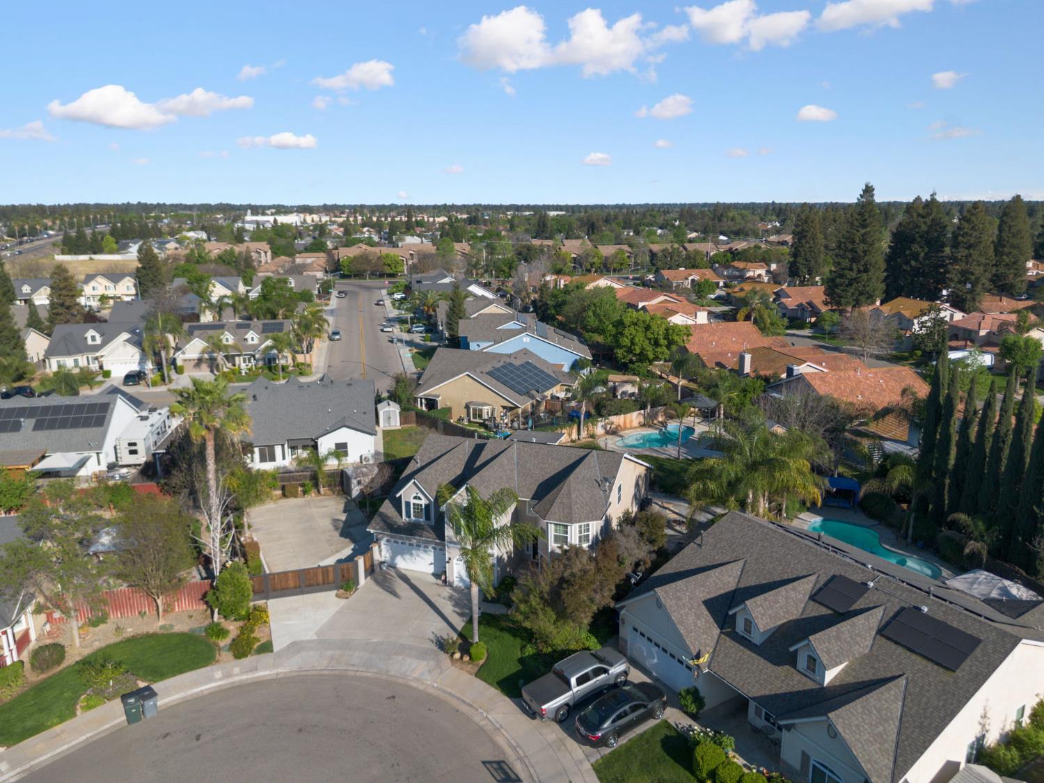 6704 N Lola Ave, Fresno, CA 93722