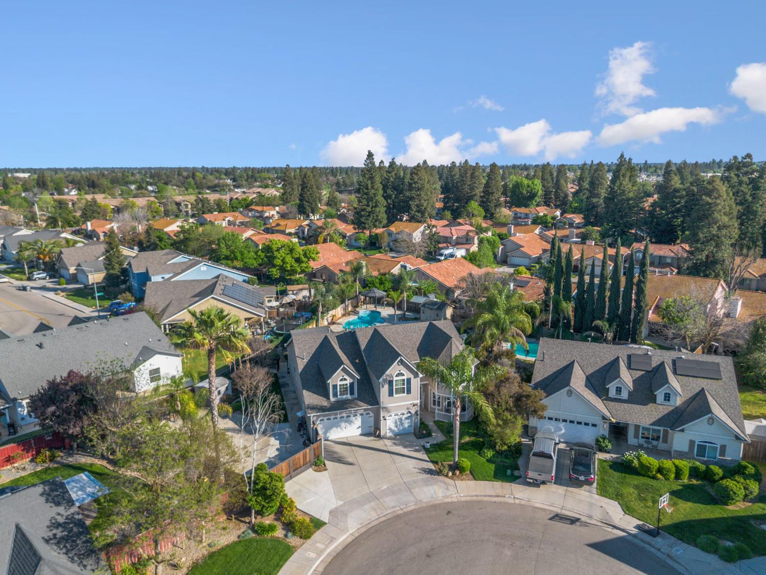 6704 N Lola Ave, Fresno, CA 93722