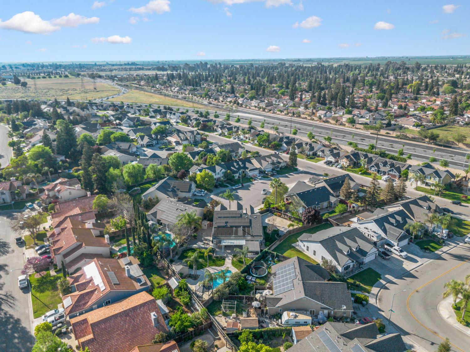 6704 N Lola Ave, Fresno, CA 93722