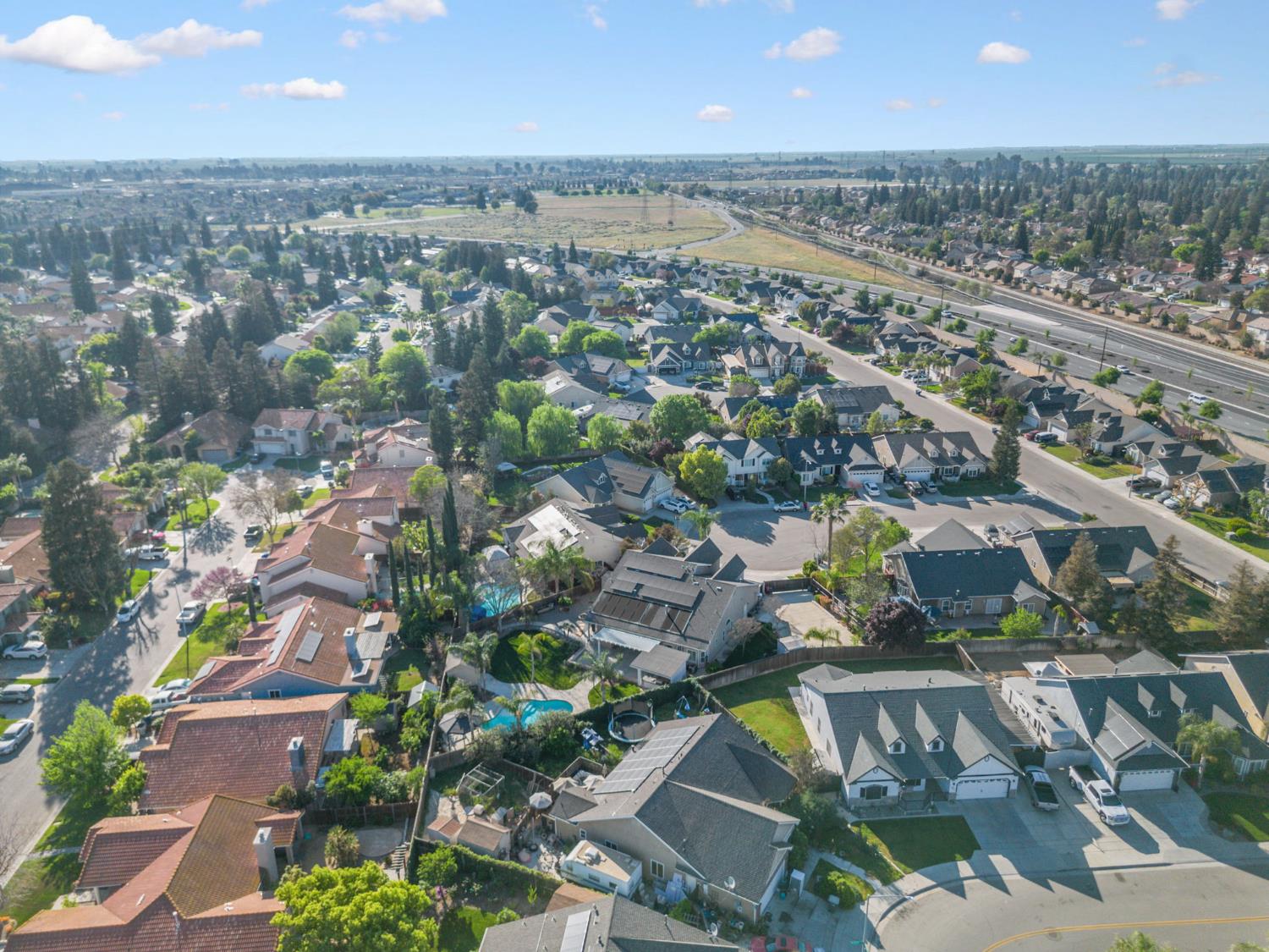 6704 N Lola Ave, Fresno, CA 93722