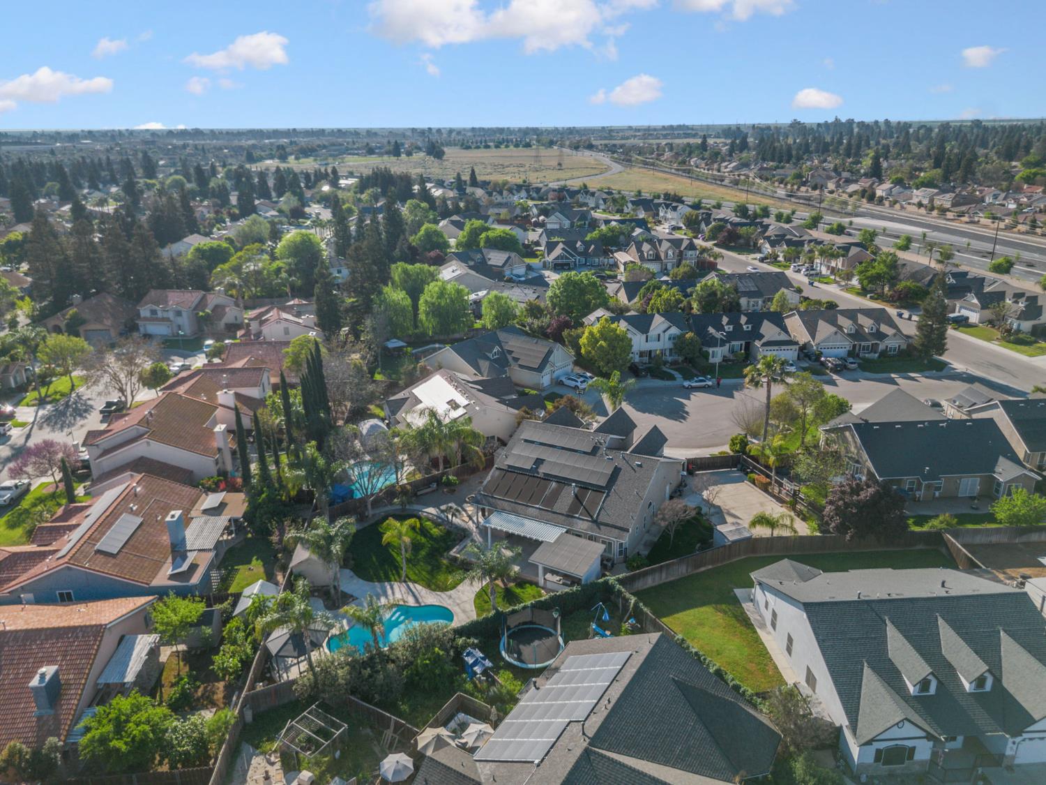 6704 N Lola Ave, Fresno, CA 93722