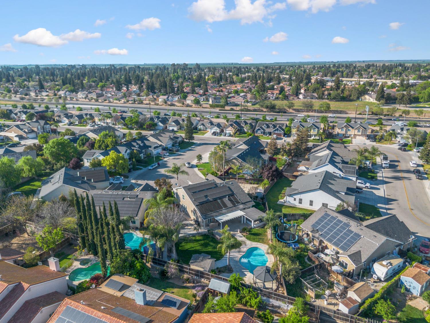 6704 N Lola Ave, Fresno, CA 93722