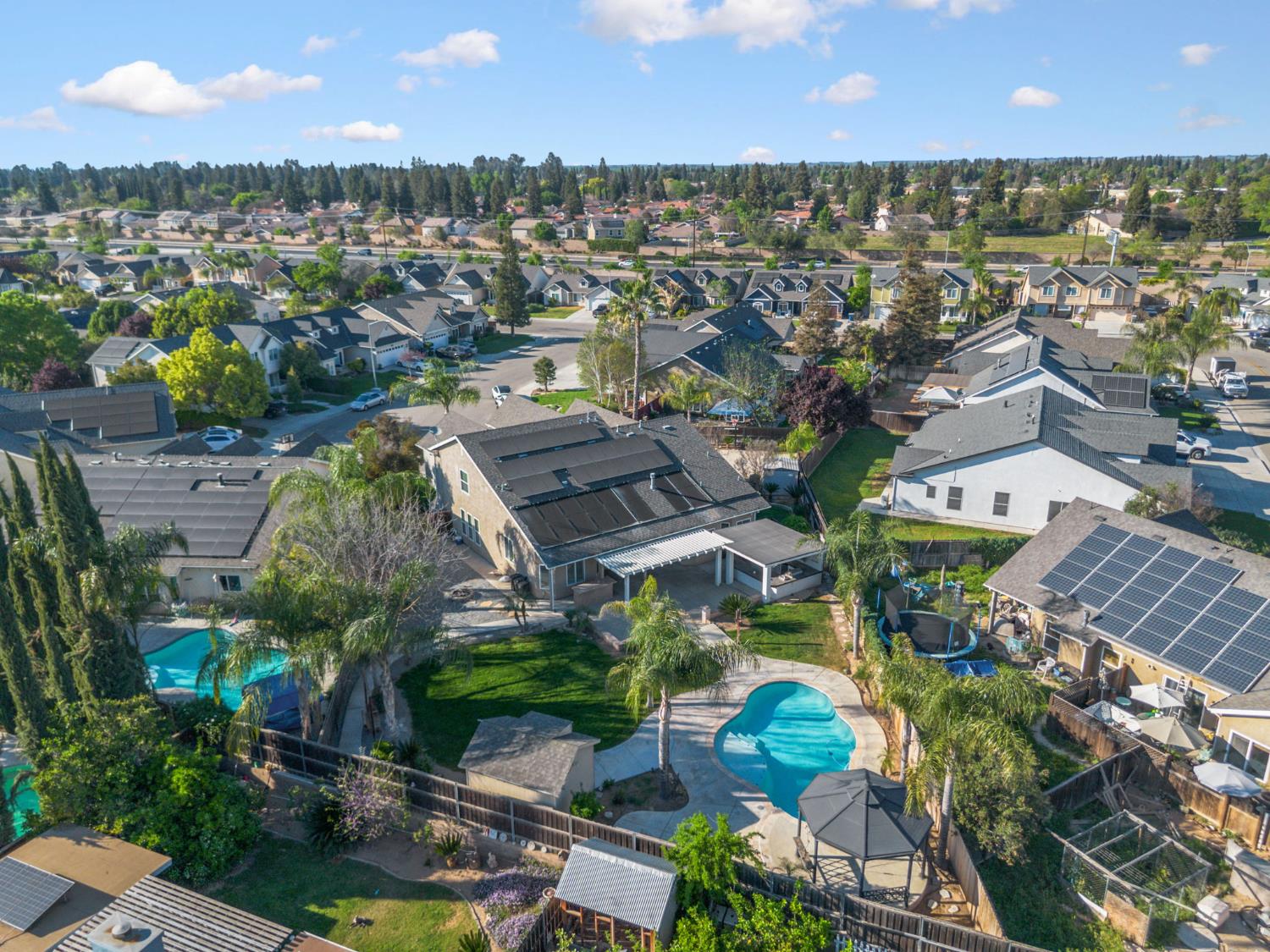 6704 N Lola Ave, Fresno, CA 93722