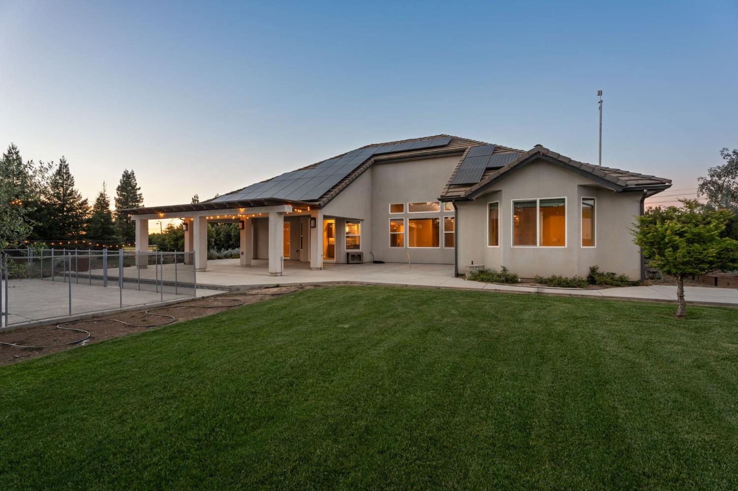 5675 Boston Ave, Kingsburg, CA 93631