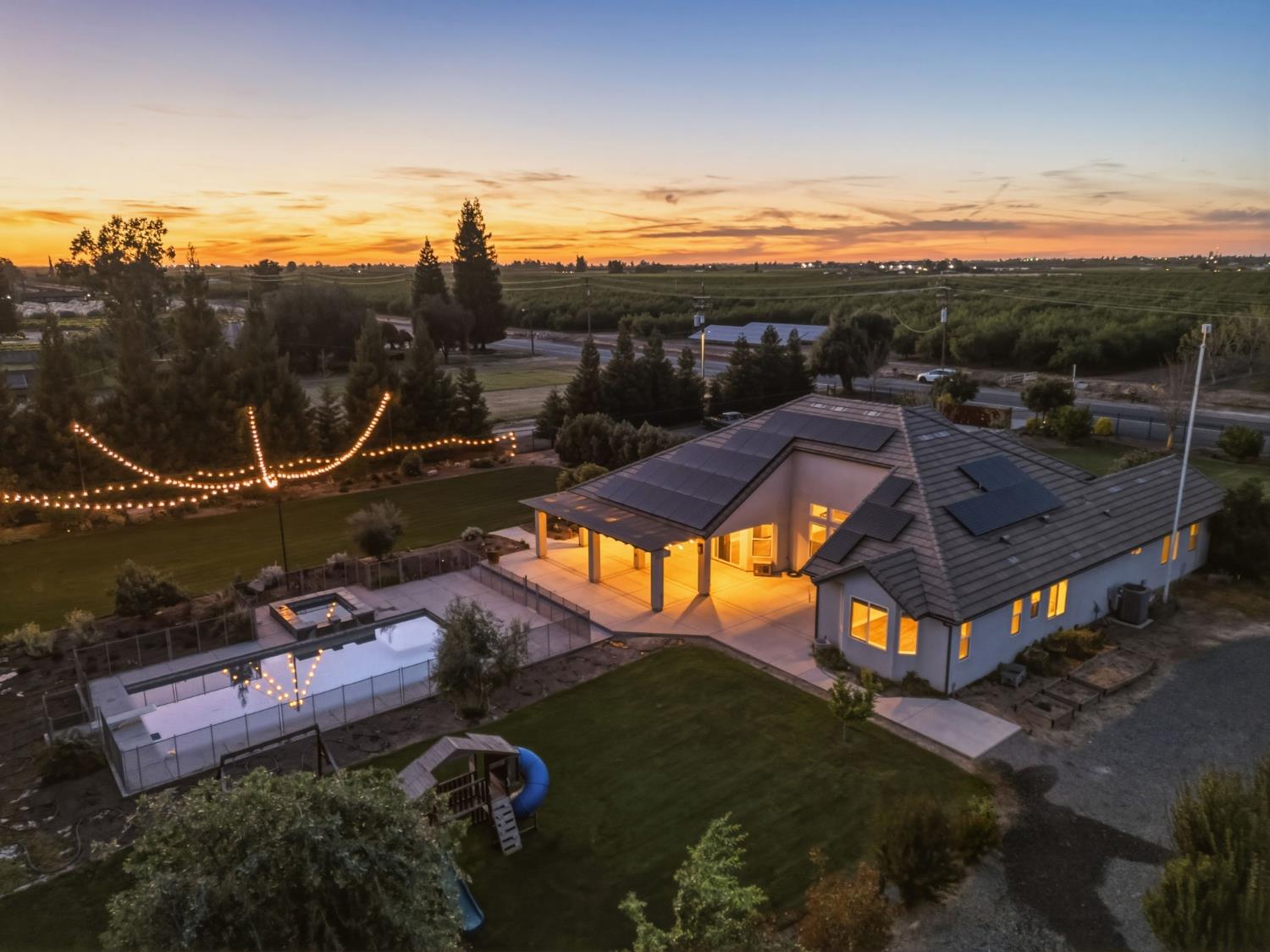 5675 Boston Ave, Kingsburg, CA 93631