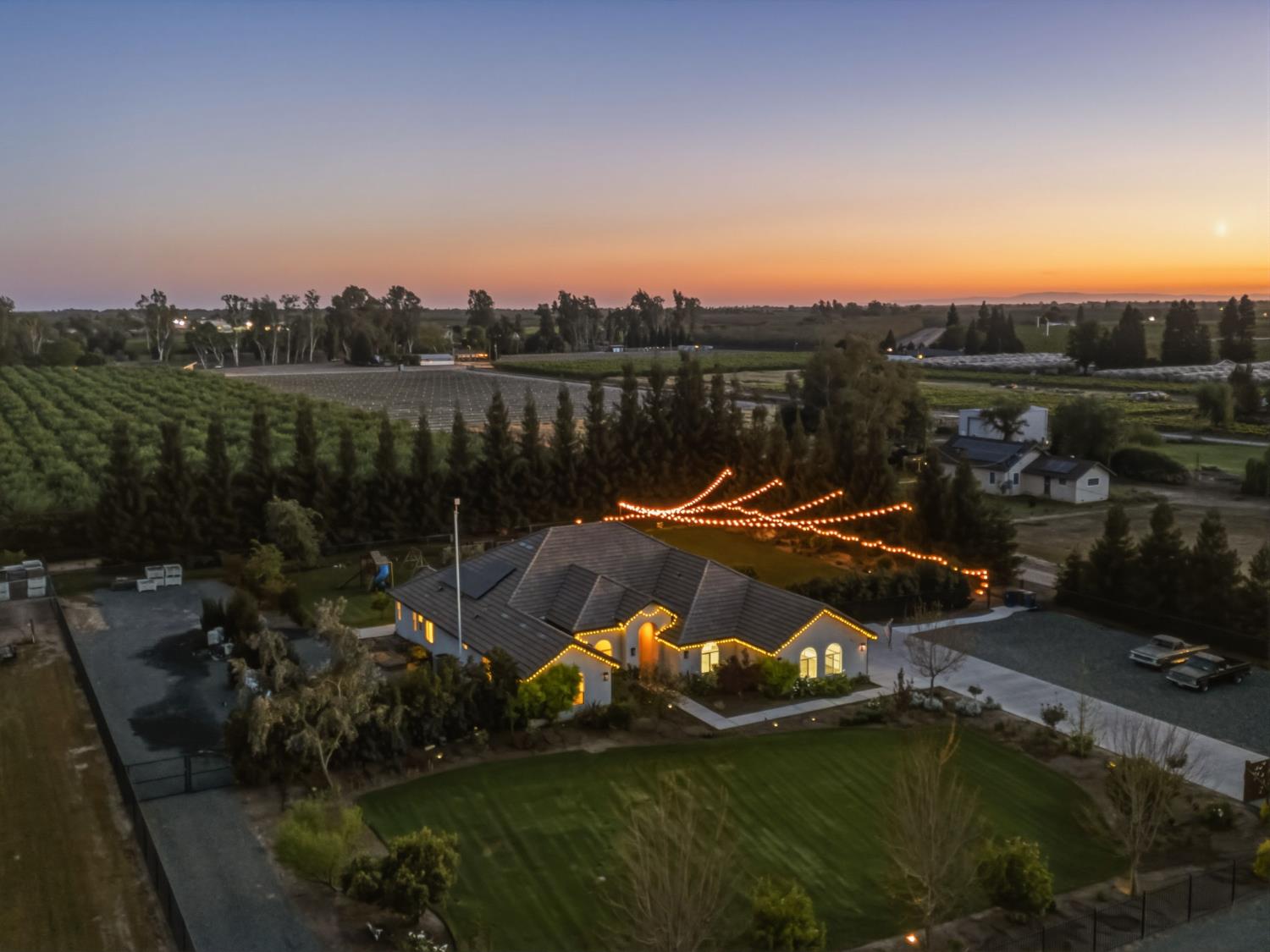 5675 Boston Ave, Kingsburg, CA 93631