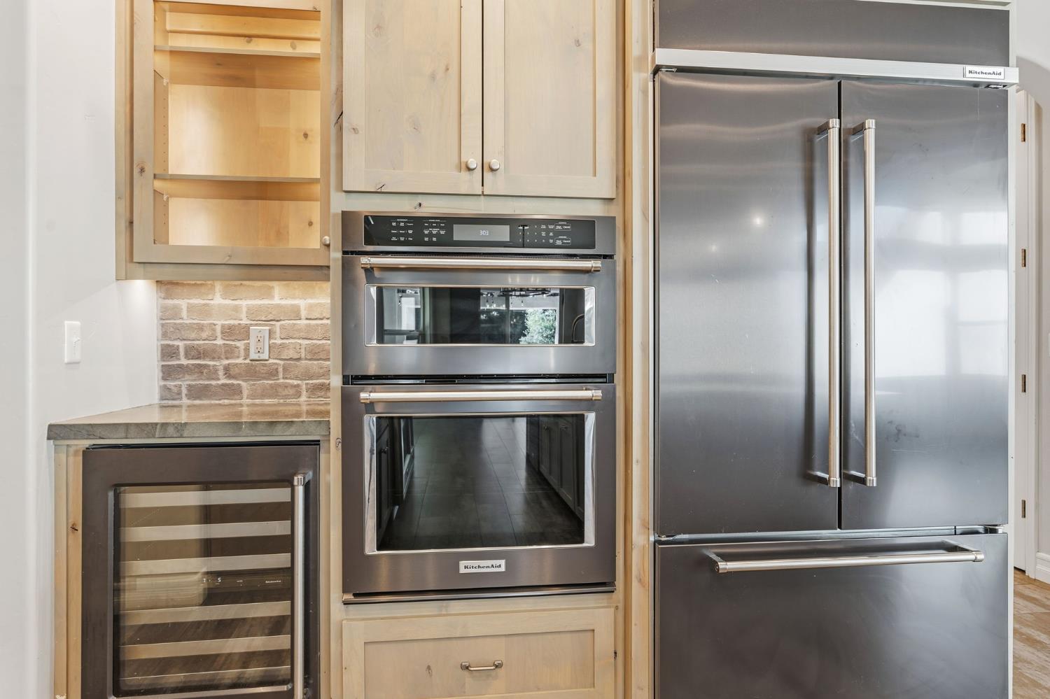 5675 Boston Ave, Kingsburg, CA 93631