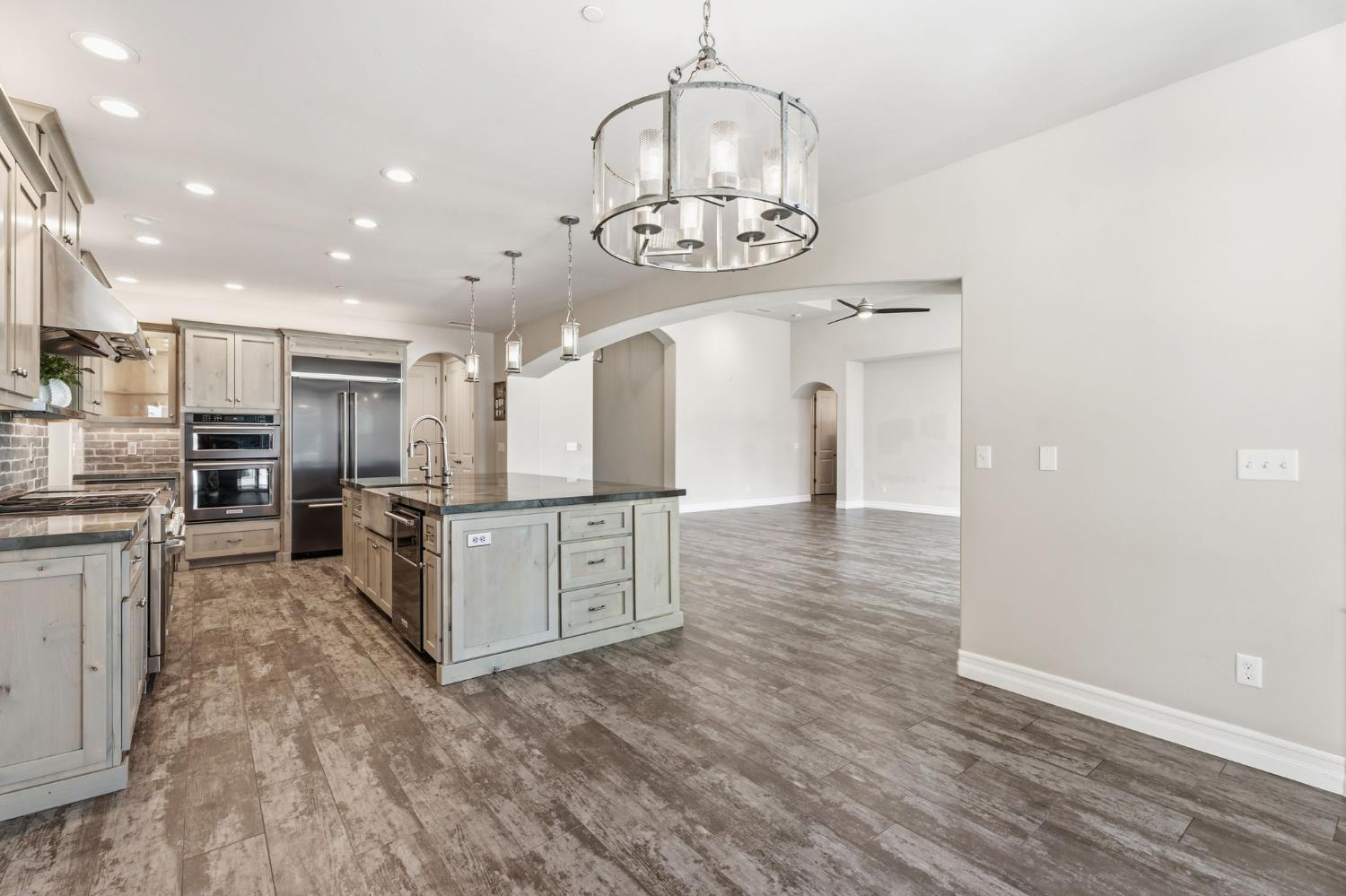 5675 Boston Ave, Kingsburg, CA 93631