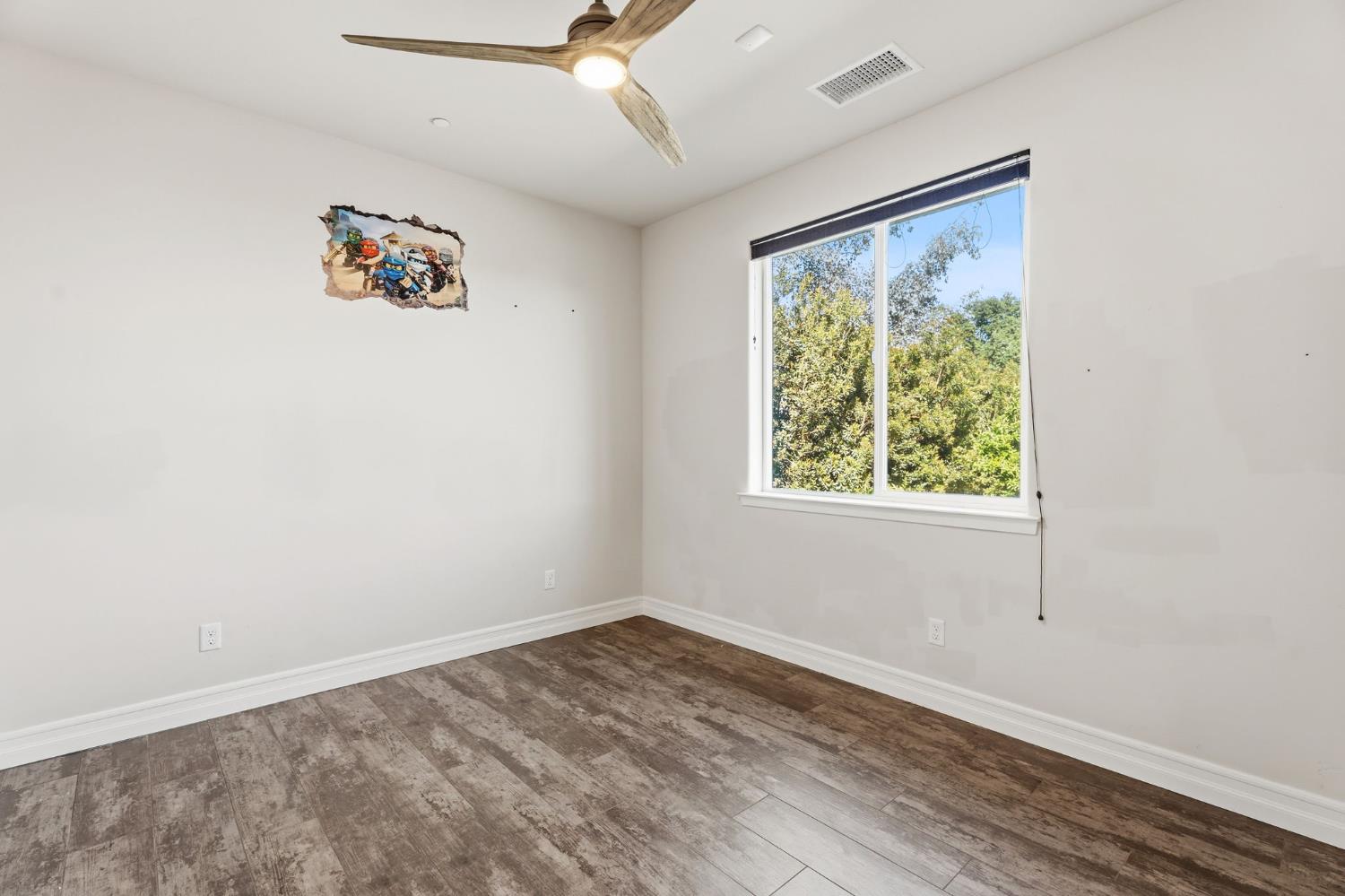 5675 Boston Ave, Kingsburg, CA 93631