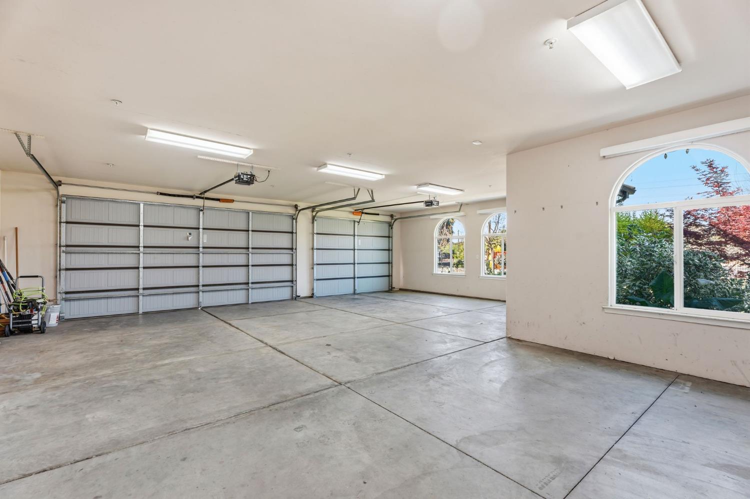 5675 Boston Ave, Kingsburg, CA 93631