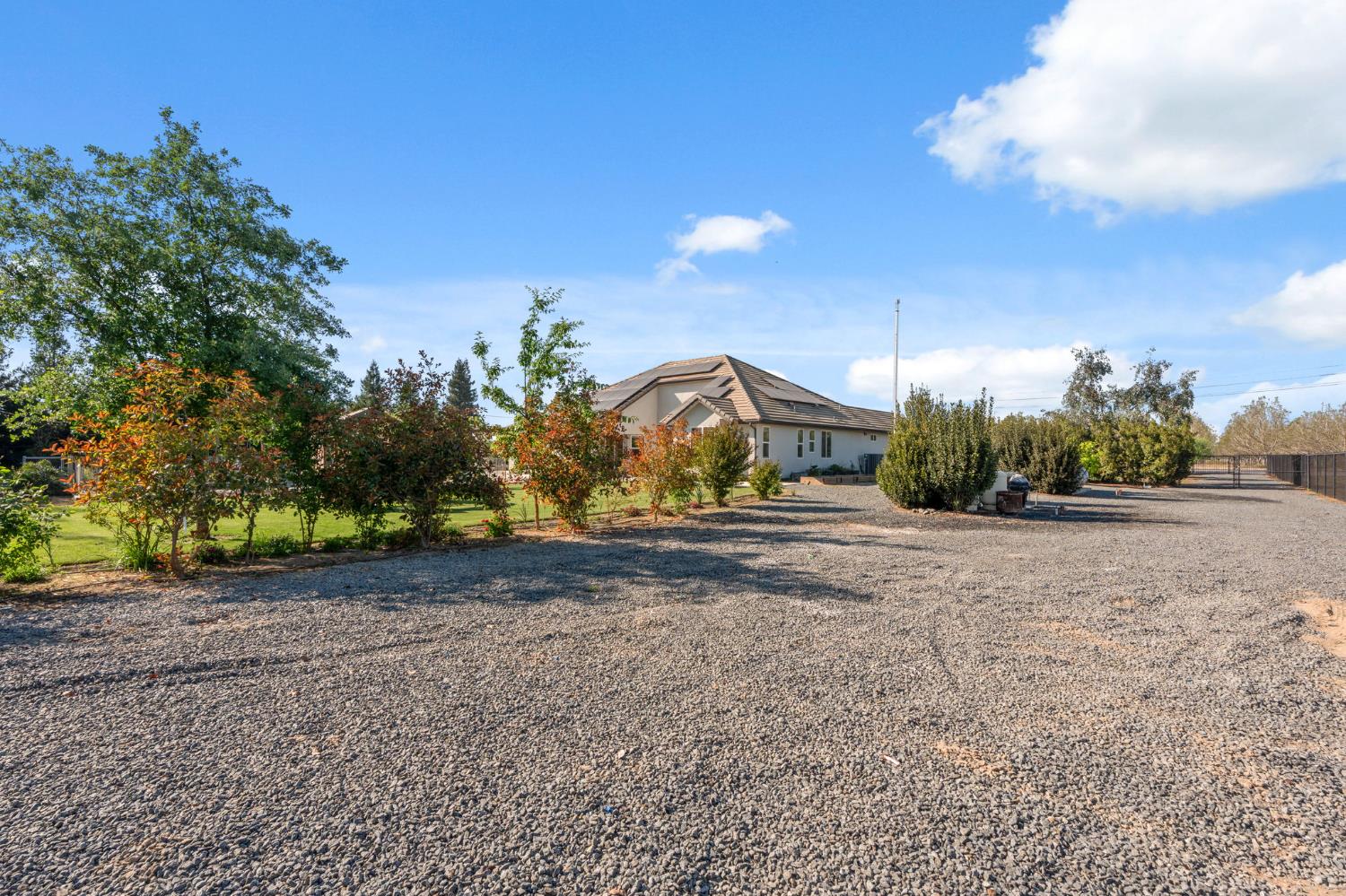 5675 Boston Ave, Kingsburg, CA 93631