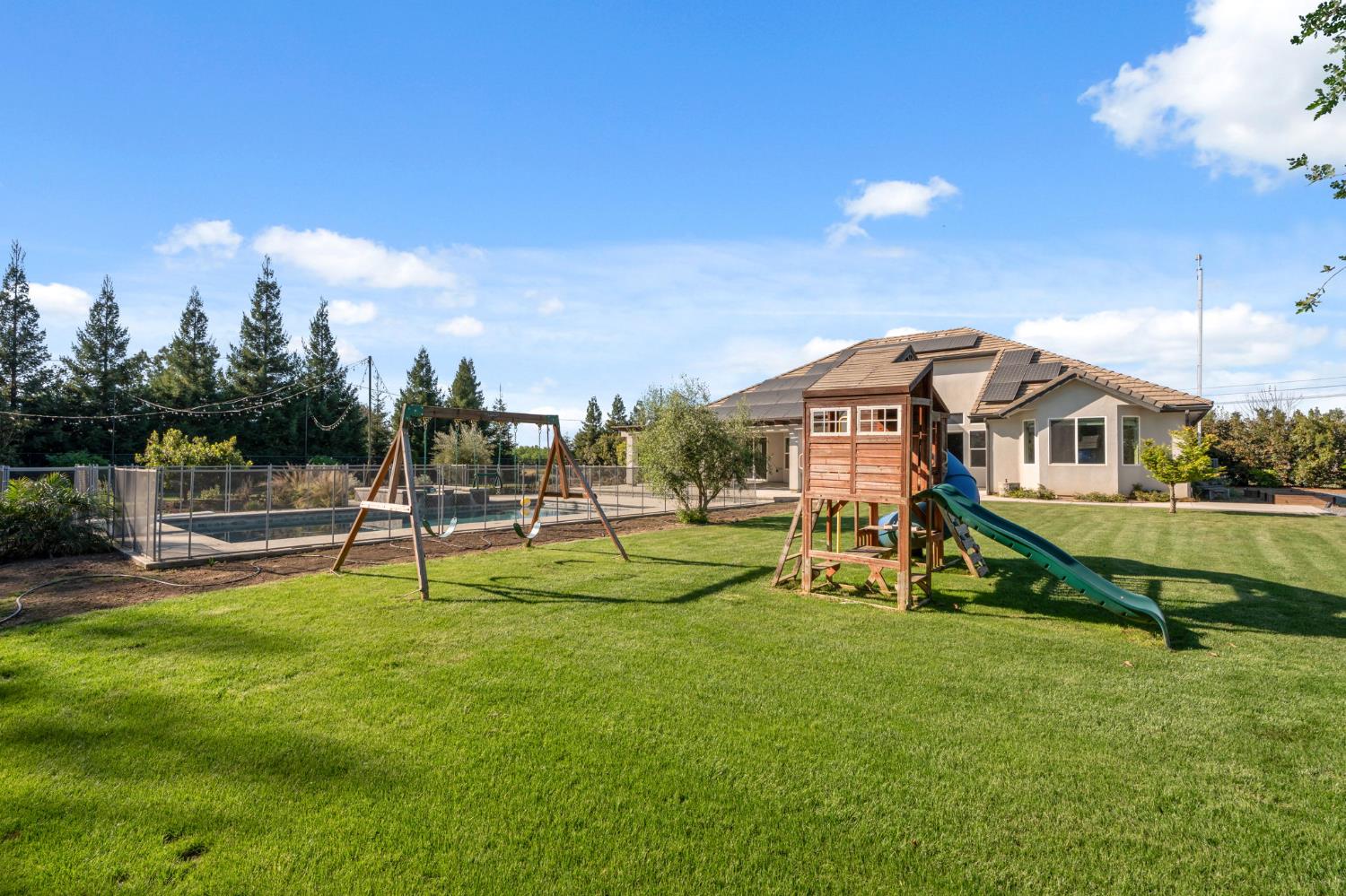 5675 Boston Ave, Kingsburg, CA 93631