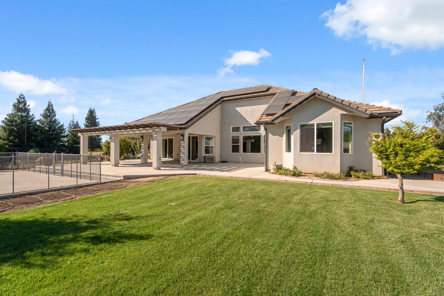 5675 Boston Ave, Kingsburg, CA 93631