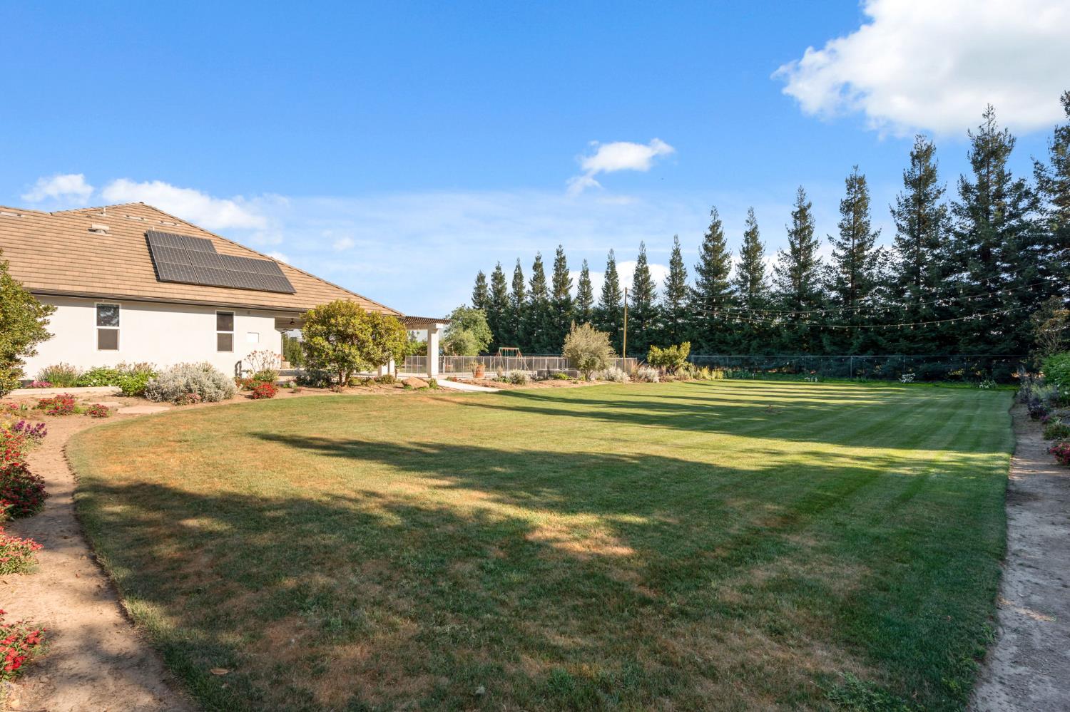 5675 Boston Ave, Kingsburg, CA 93631