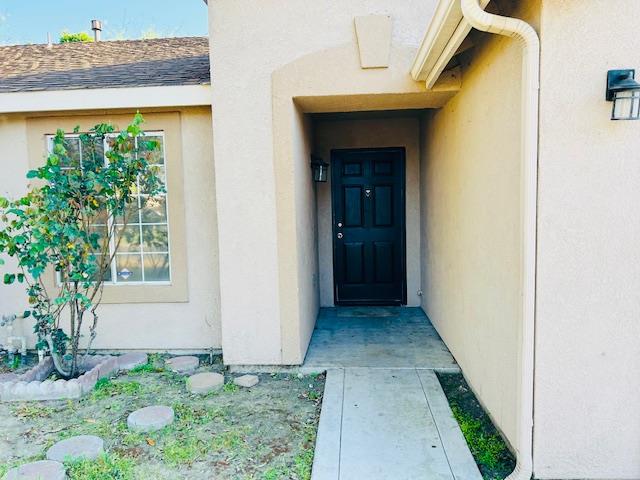 5260 E Wildflower Ln, Fresno, CA 93725