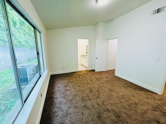 5260 E Wildflower Ln, Fresno, CA 93725