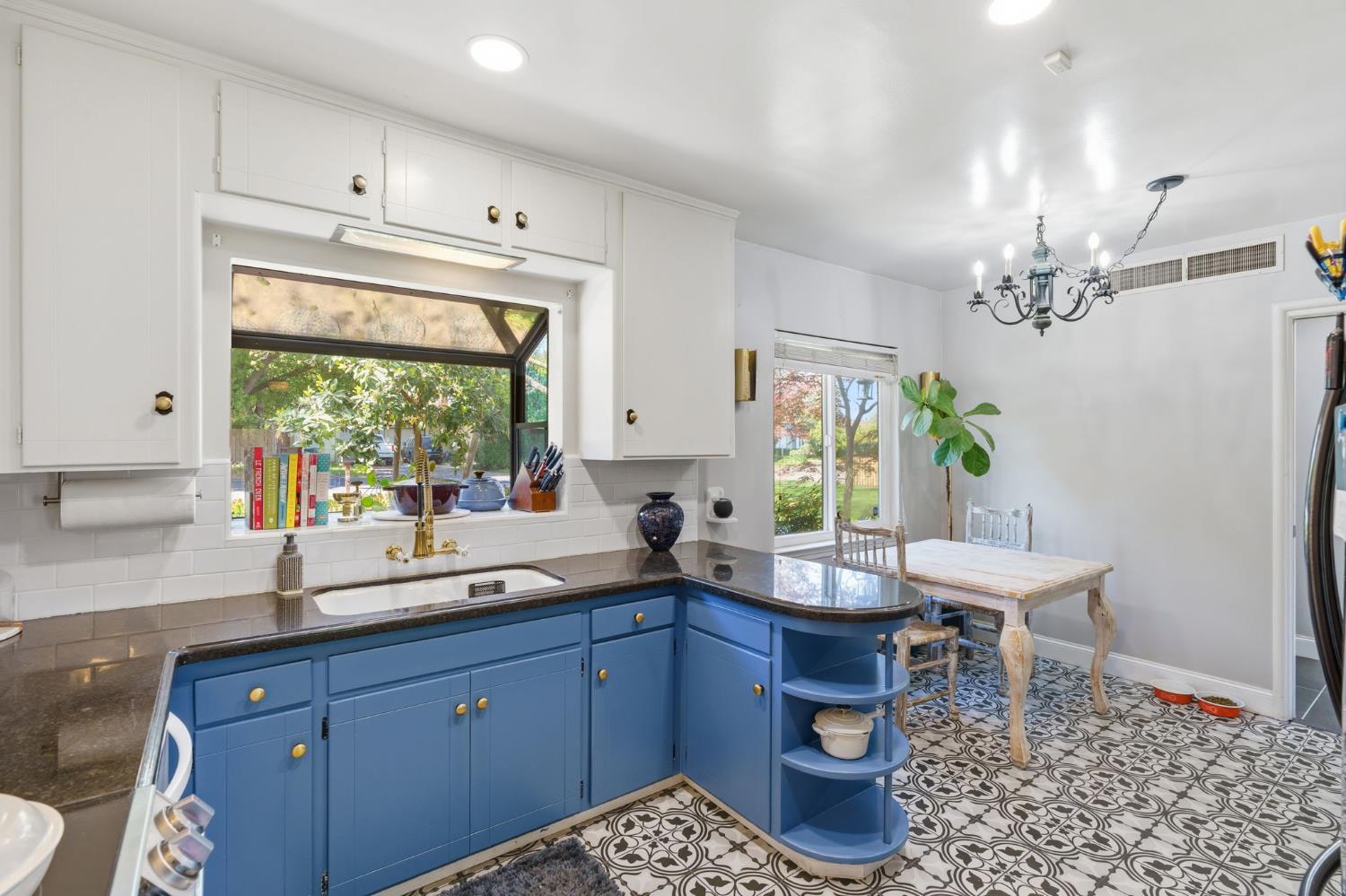 4934 N Del Mar Ave, Fresno, CA 93704