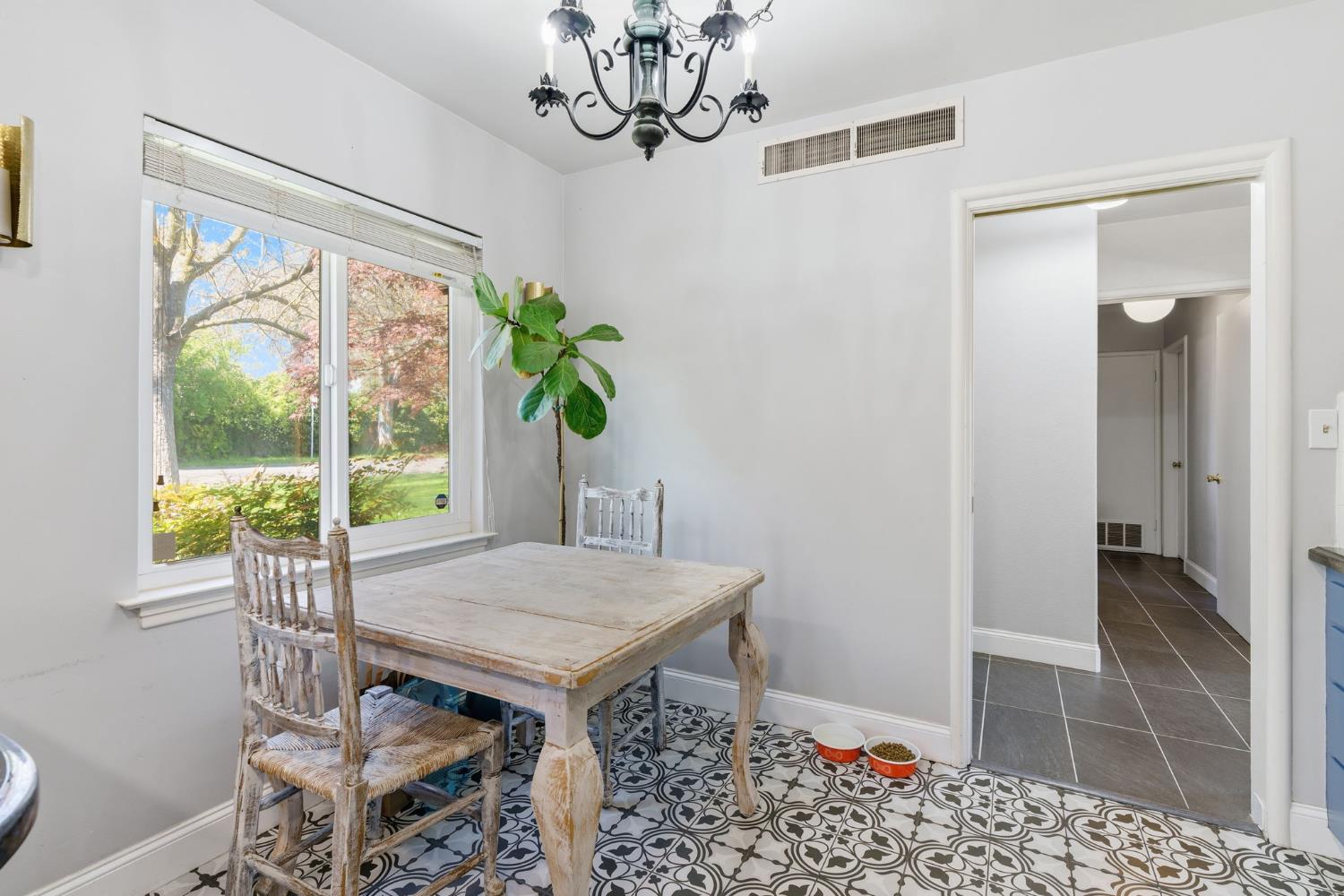 4934 N Del Mar Ave, Fresno, CA 93704