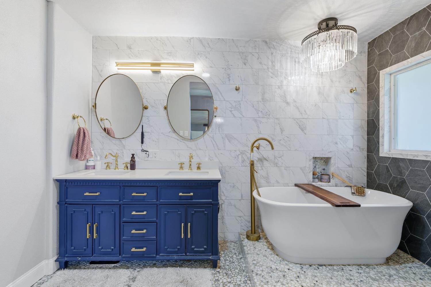 4934 N Del Mar Ave, Fresno, CA 93704