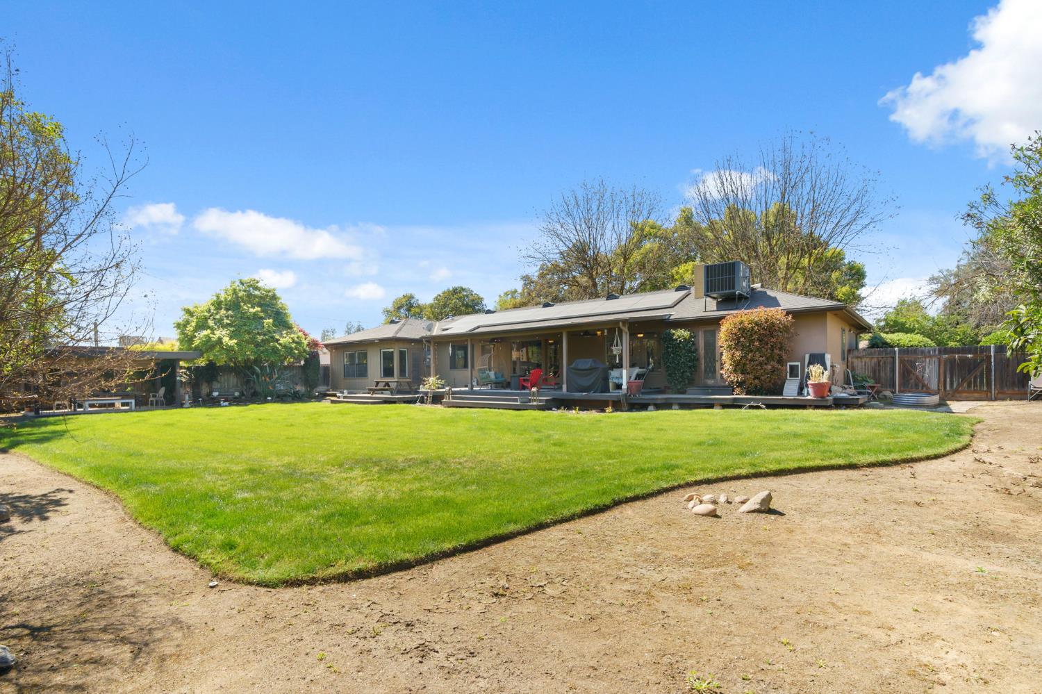 4934 N Del Mar Ave, Fresno, CA 93704