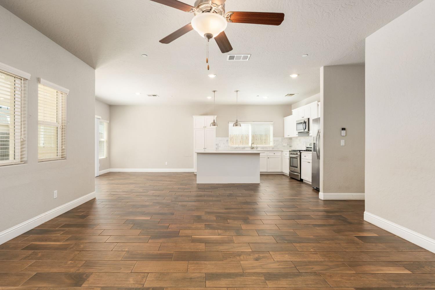 4172 Rialto Ave, Clovis, CA 93619