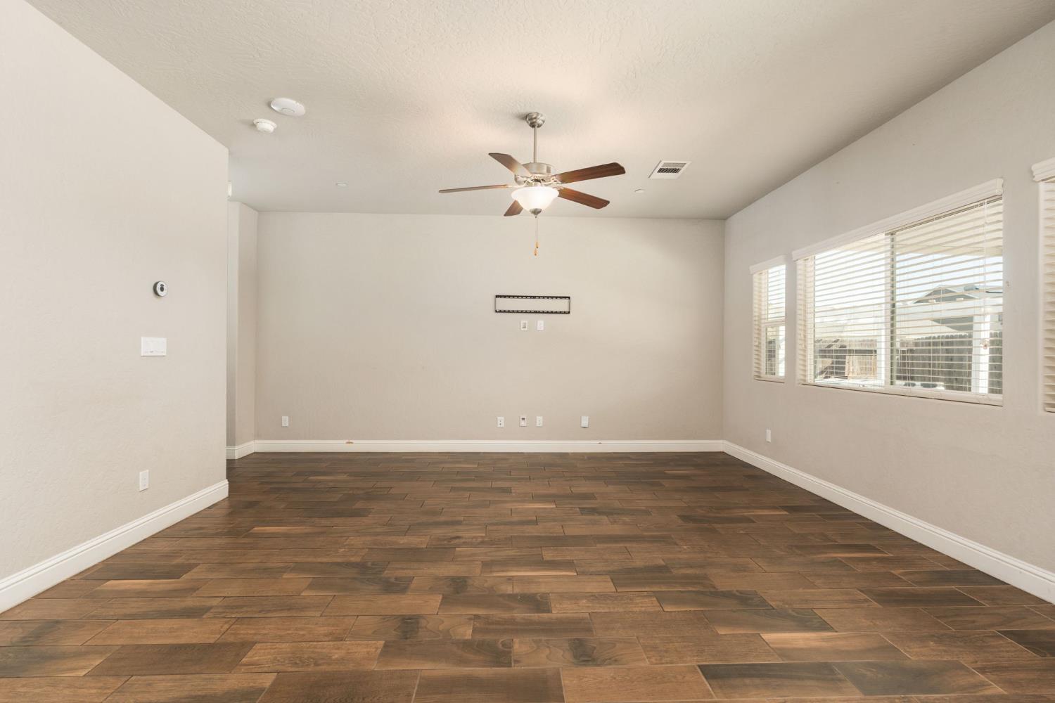 4172 Rialto Ave, Clovis, CA 93619