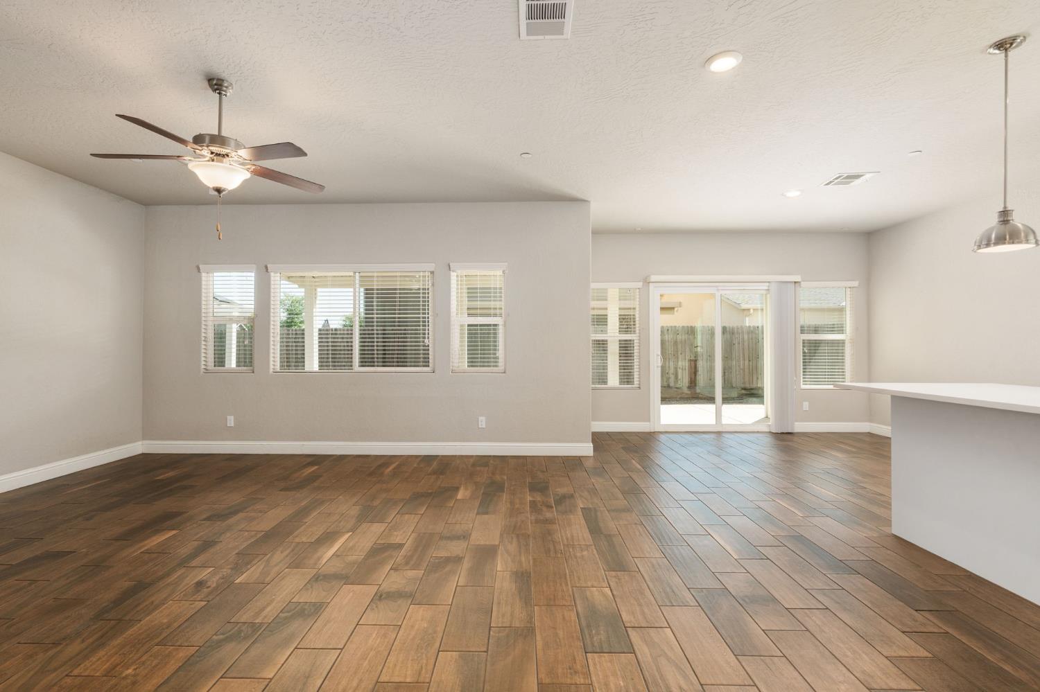 4172 Rialto Ave, Clovis, CA 93619