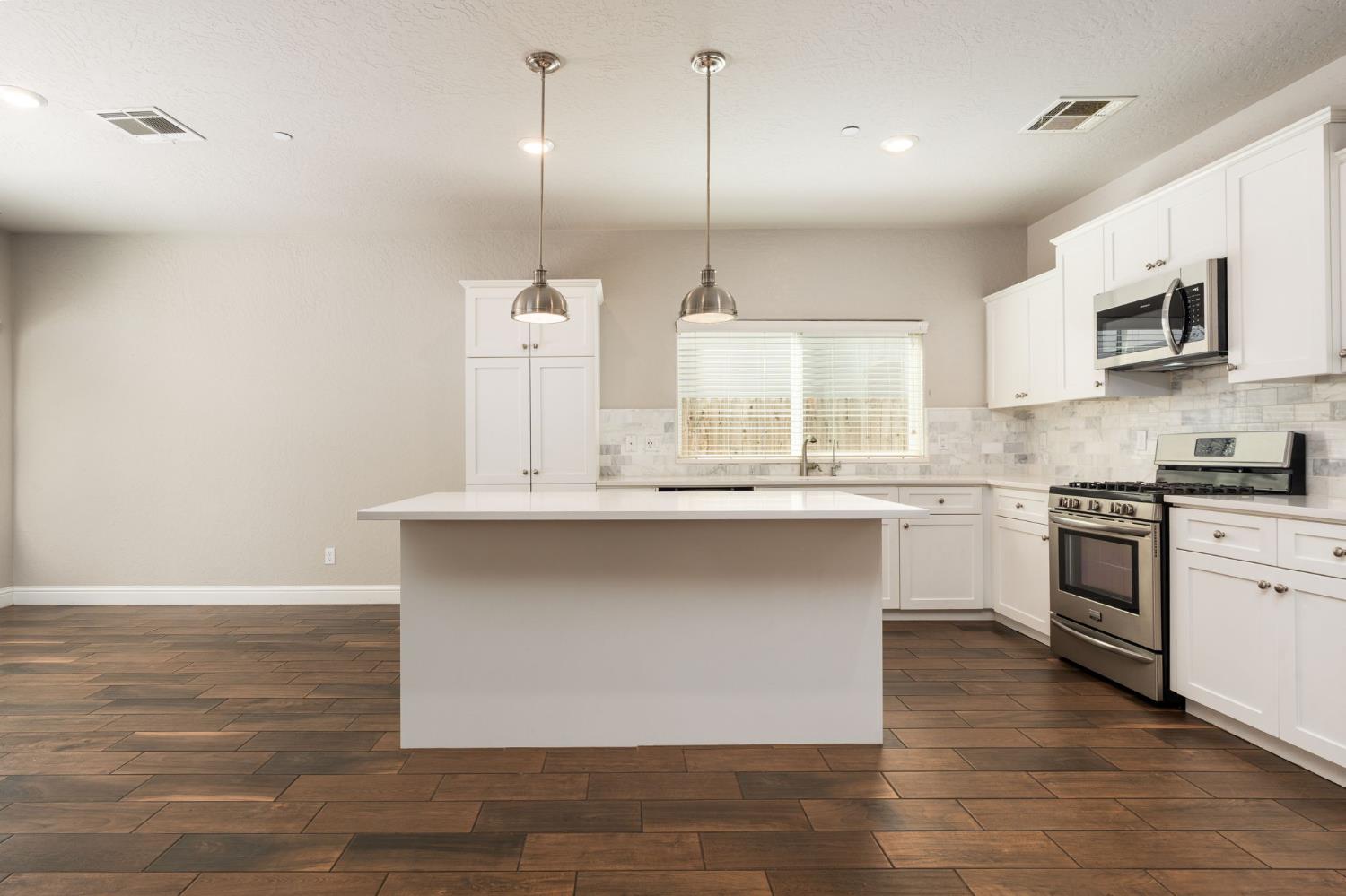 4172 Rialto Ave, Clovis, CA 93619