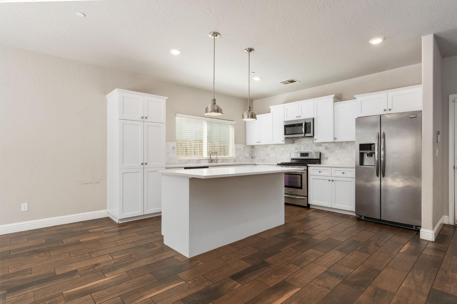 4172 Rialto Ave, Clovis, CA 93619