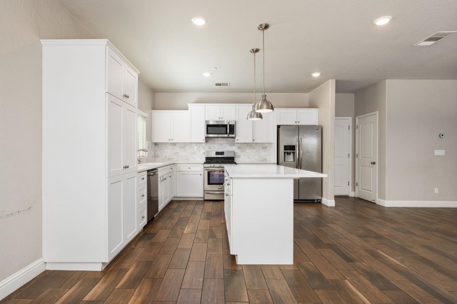 4172 Rialto Ave, Clovis, CA 93619