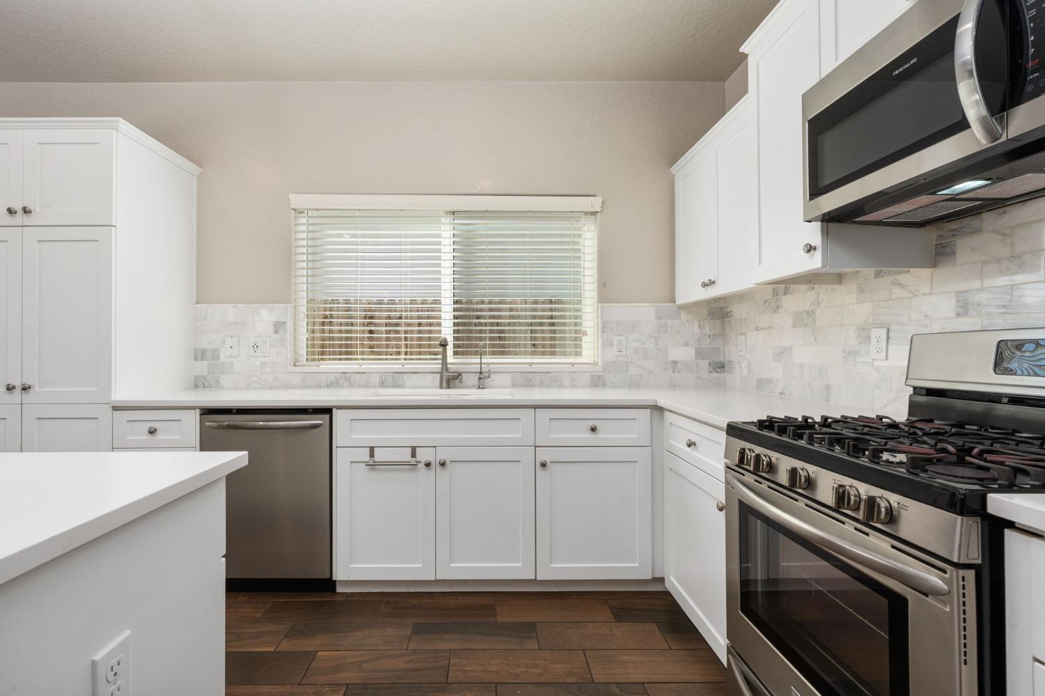 4172 Rialto Ave, Clovis, CA 93619