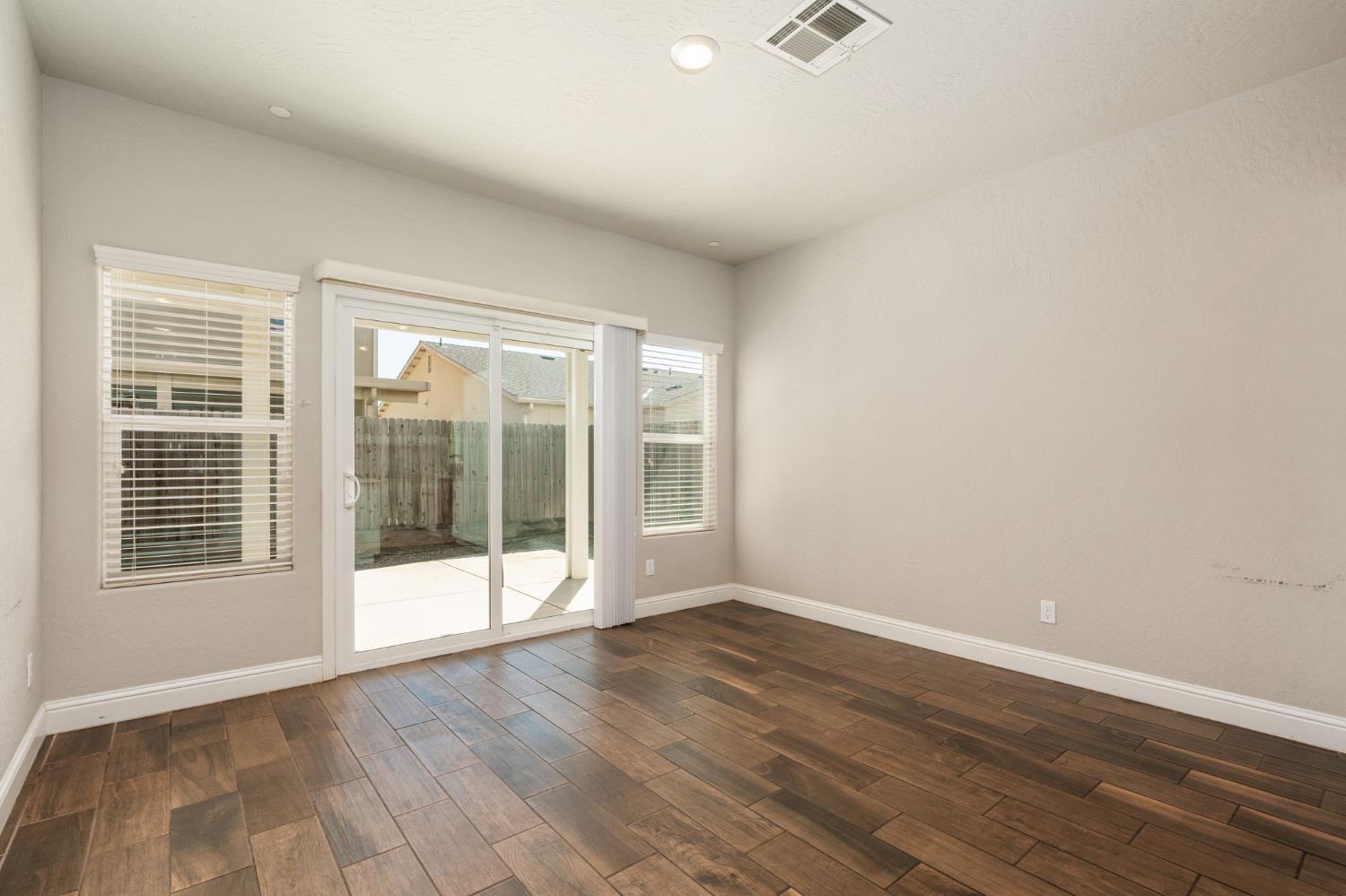 4172 Rialto Ave, Clovis, CA 93619