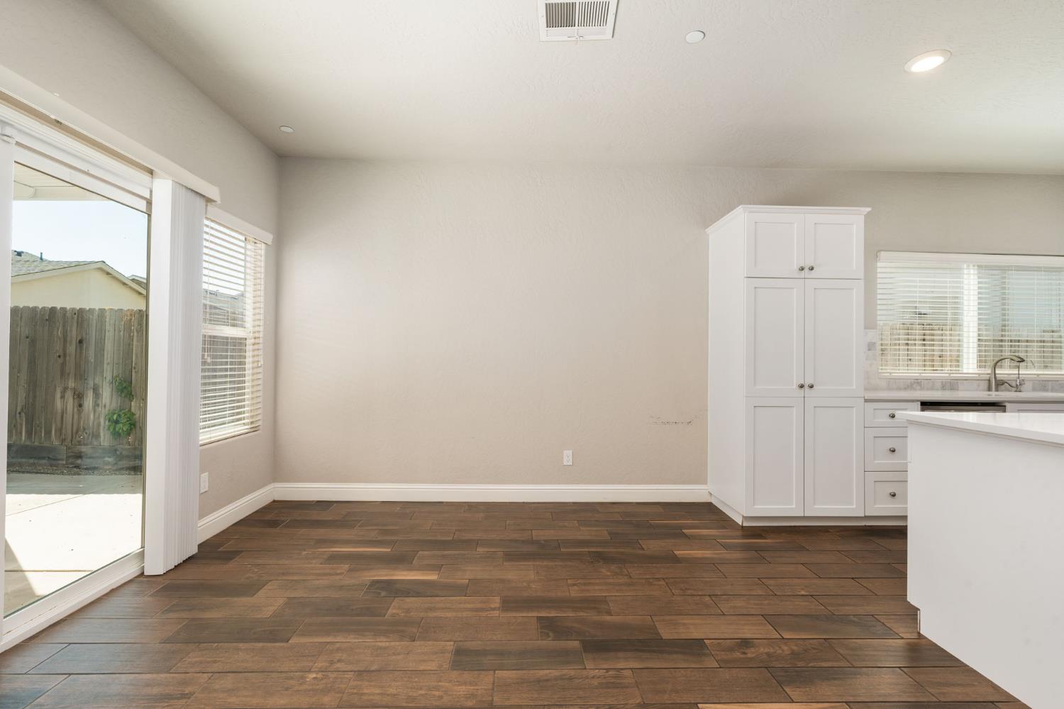 4172 Rialto Ave, Clovis, CA 93619