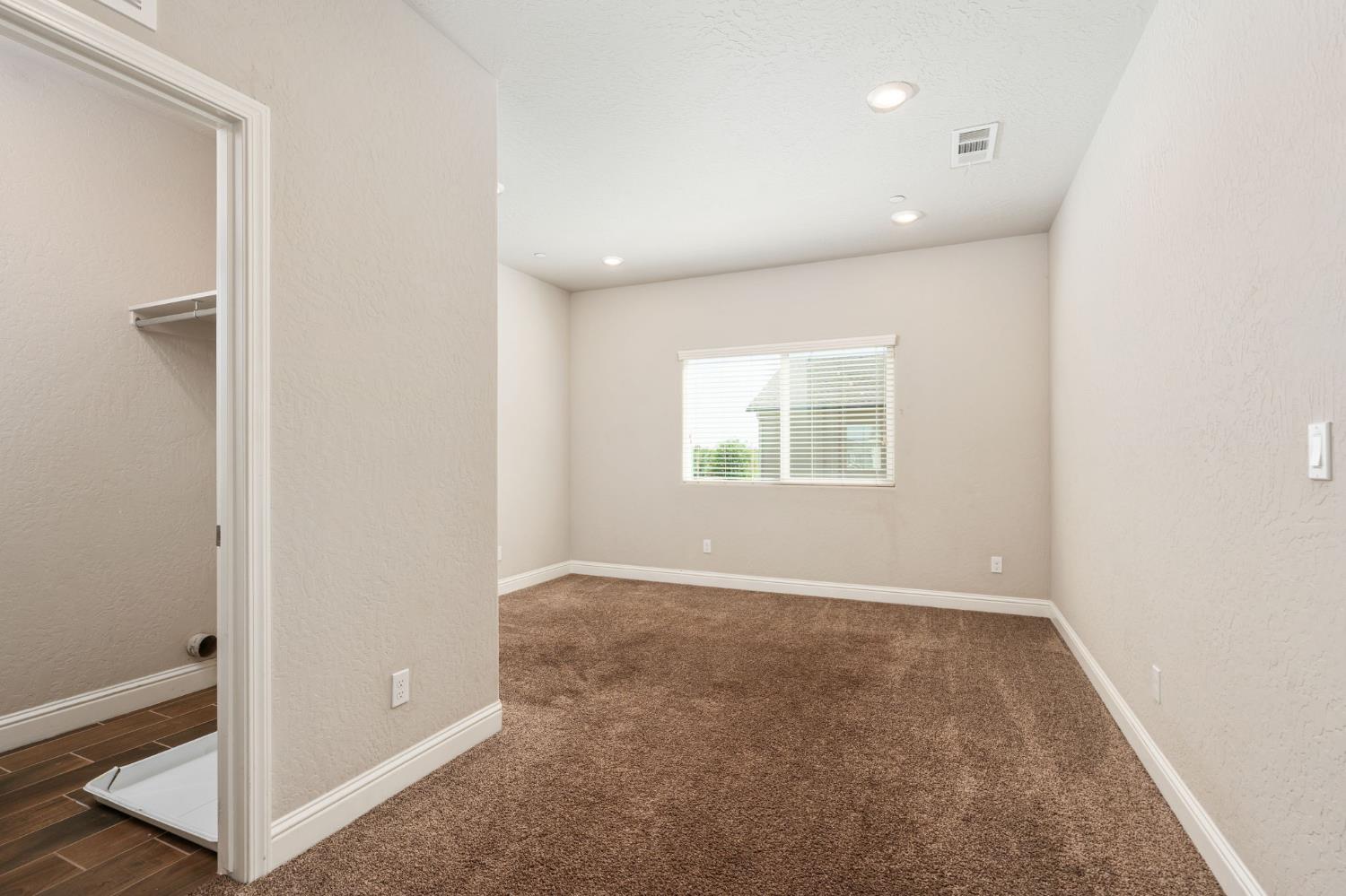 4172 Rialto Ave, Clovis, CA 93619