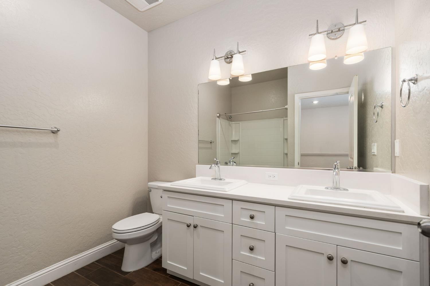 4172 Rialto Ave, Clovis, CA 93619