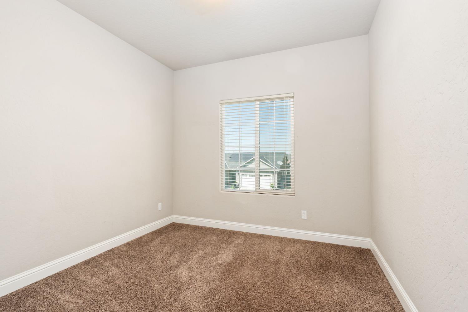 4172 Rialto Ave, Clovis, CA 93619