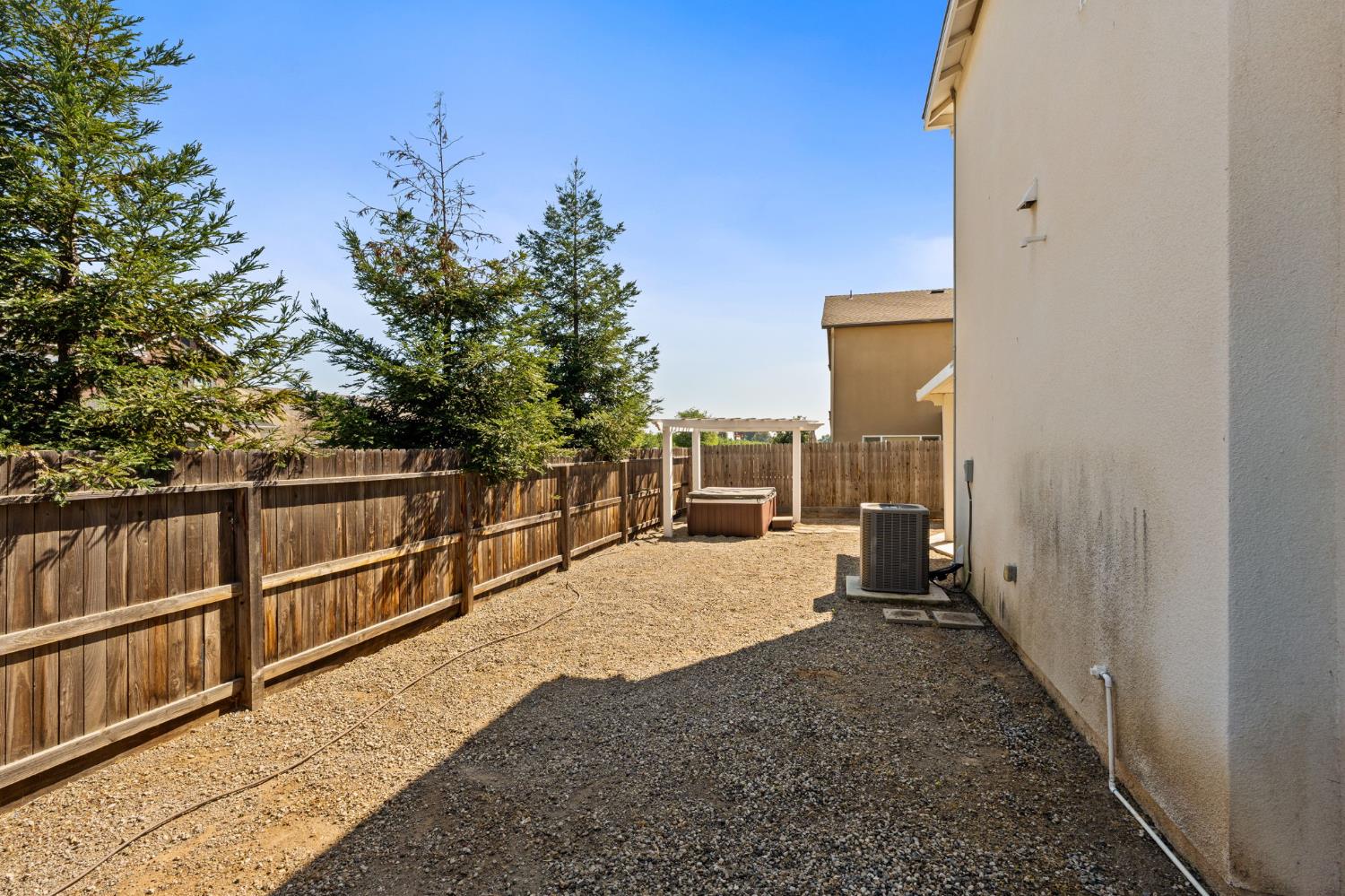 4172 Rialto Ave, Clovis, CA 93619