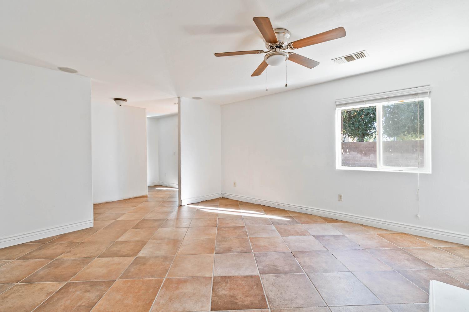 3292 wheeler, Fresno, CA 93722