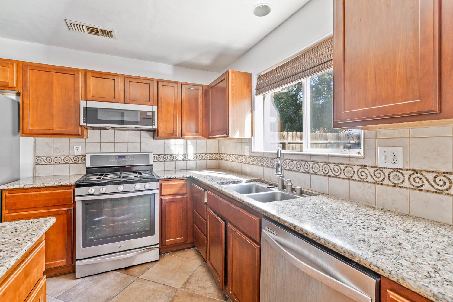 3292 wheeler, Fresno, CA 93722