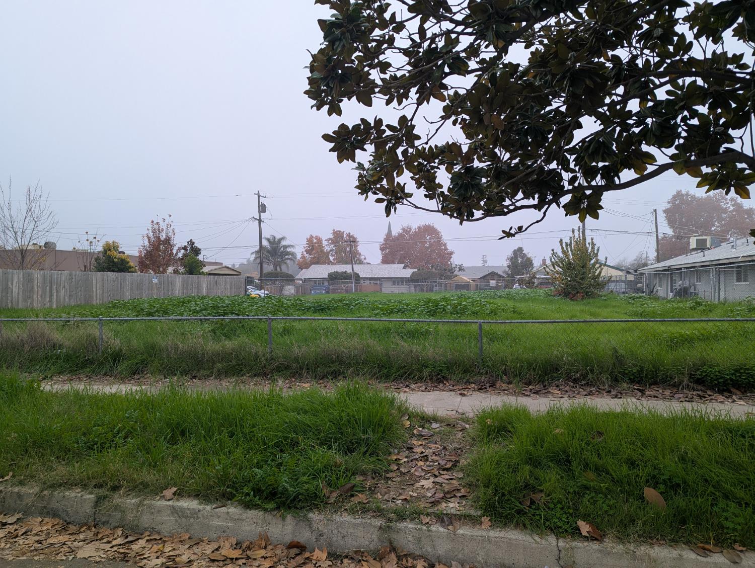 521 O St, Sanger, CA 93657