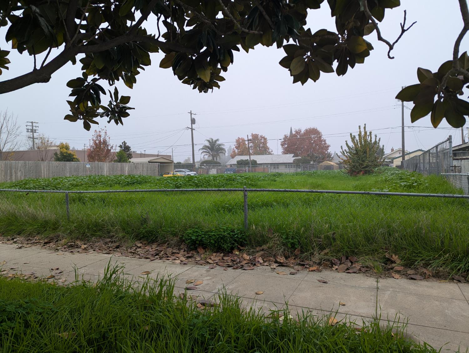 521 O St, Sanger, CA 93657