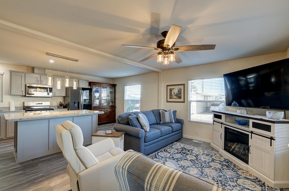 1001 Sylmar Ave #3, Clovis, CA 93612