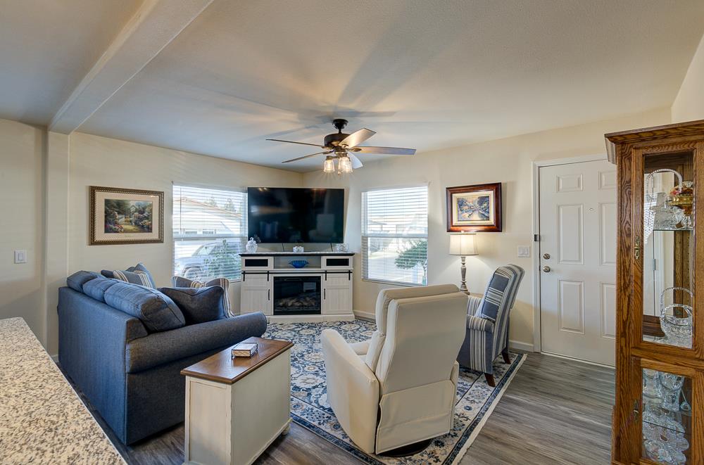 1001 Sylmar Ave #3, Clovis, CA 93612