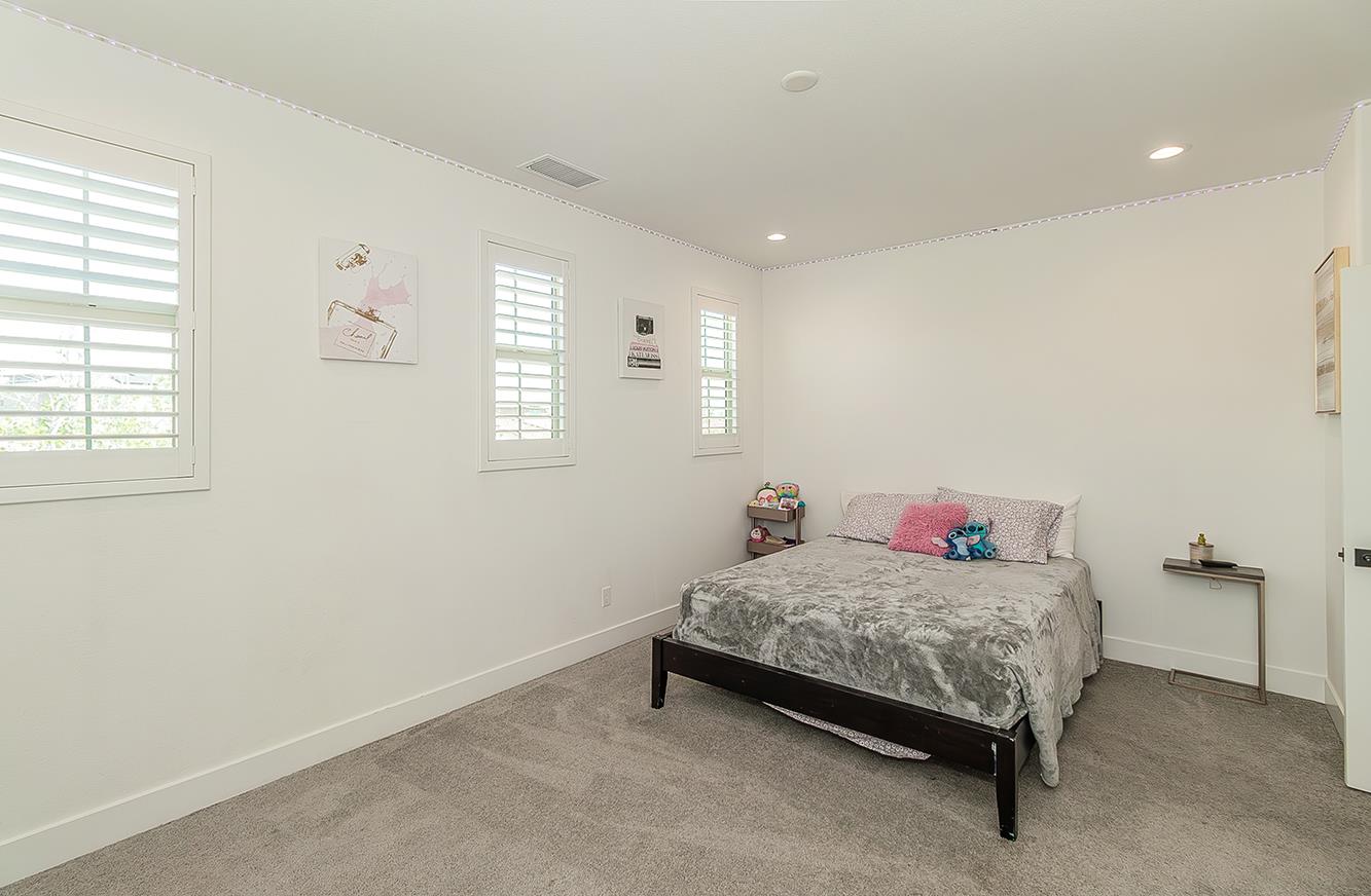 4254 Oak Knoll Rd, Madera, CA 93636