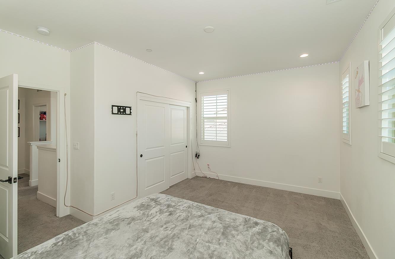 4254 Oak Knoll Rd, Madera, CA 93636