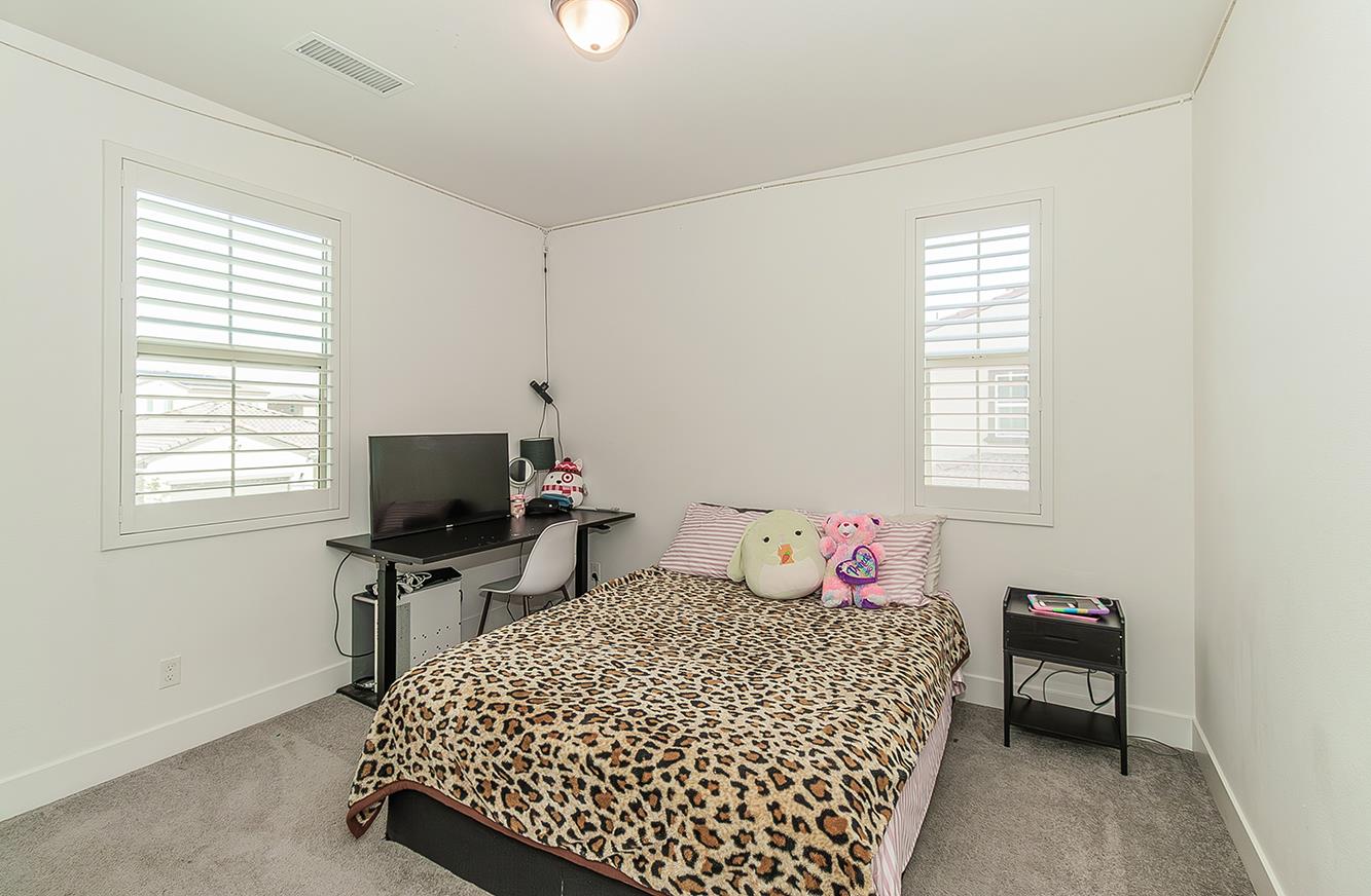 4254 Oak Knoll Rd, Madera, CA 93636