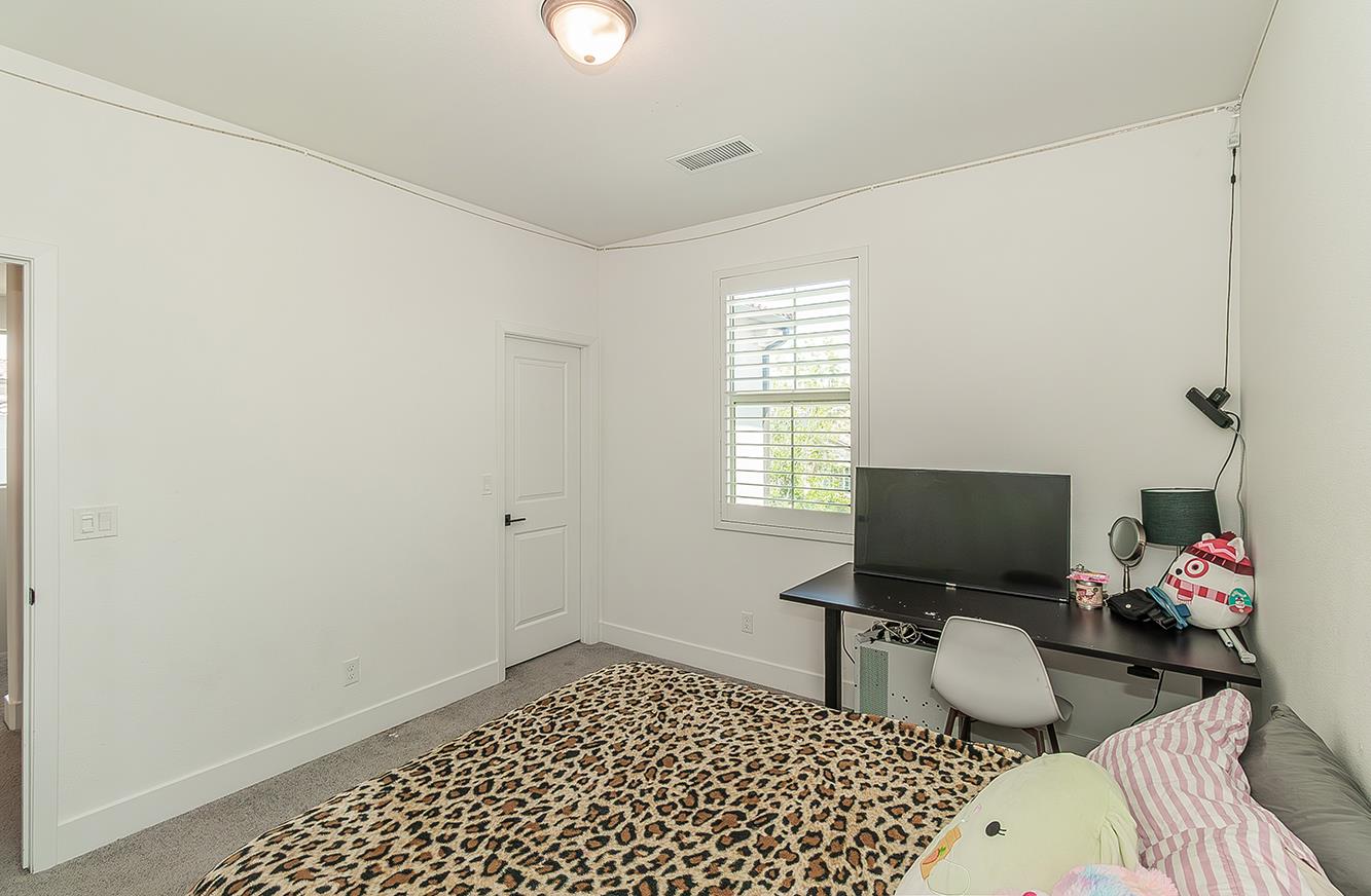 4254 Oak Knoll Rd, Madera, CA 93636