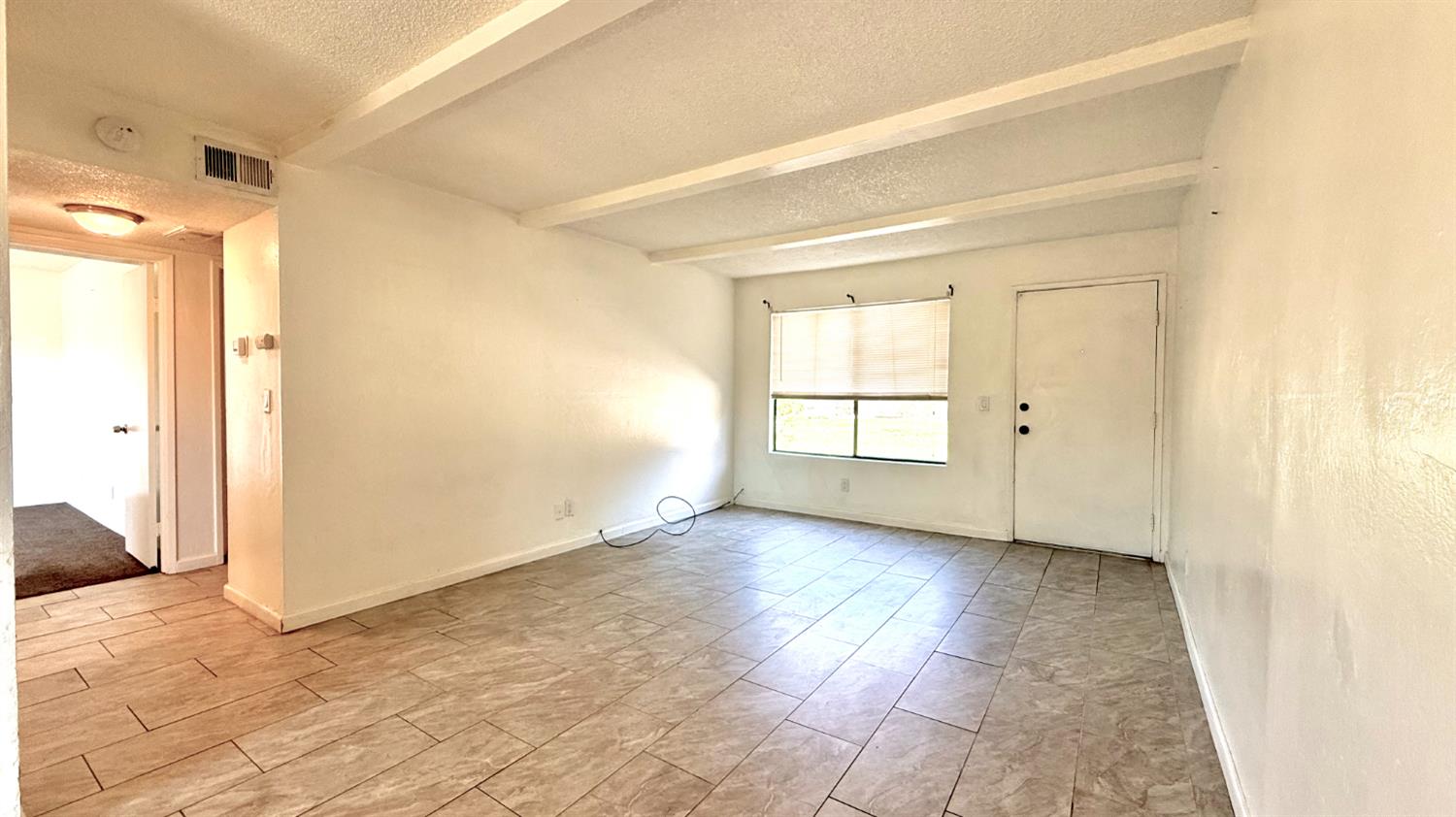 880 Greenfield Ave #E, Hanford, CA 93230