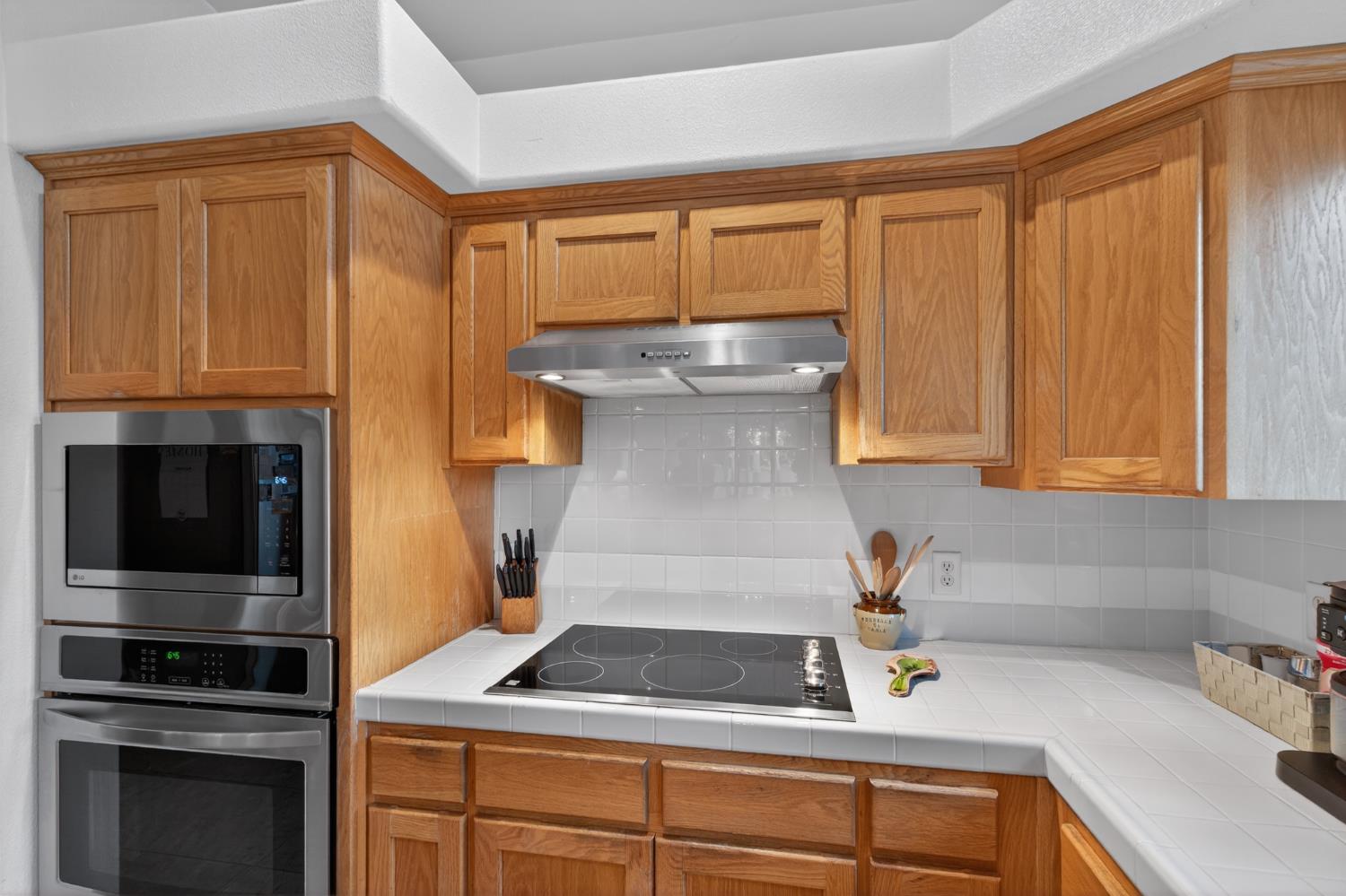 2995 E Pryor Dr, Fresno, CA 93720